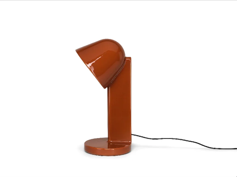 wooden table lamps with natural grain for a warm and organic feelwooden table lamps with natural grain for a warm and organic feelFLOS Céramique Down Rust Red - ID 13007 wooden table lamps with natural grain for a warm and organic feelwooden table lamps with natural grain for a warm and organic feelFLOS Céramique Down Rust Red - ID 13007